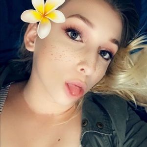 Meet your Posher, Annissa